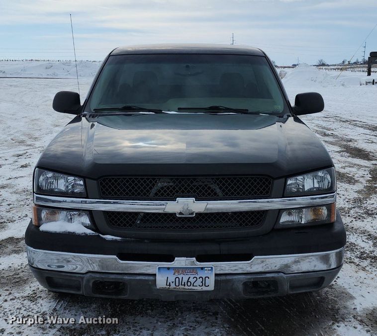 image for item LJ9473 2003 Chevrolet Silverado 1500 pickup truck