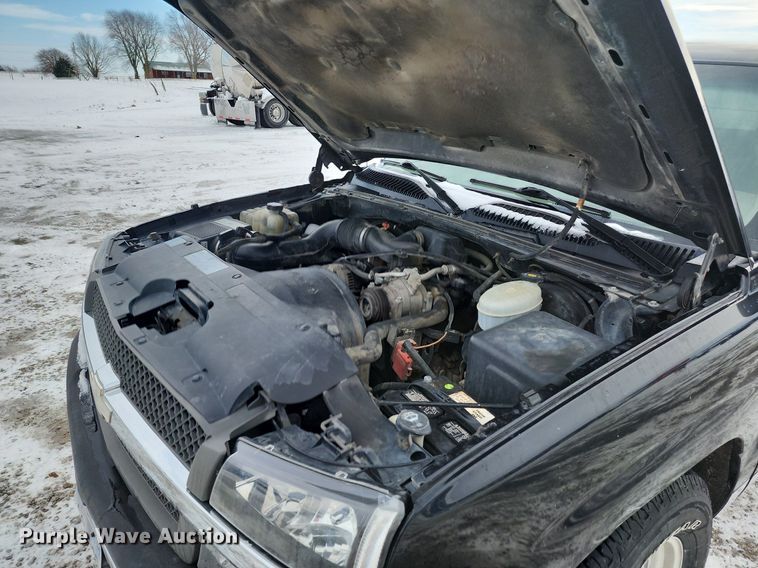 image for item LJ9473 2003 Chevrolet Silverado 1500 pickup truck