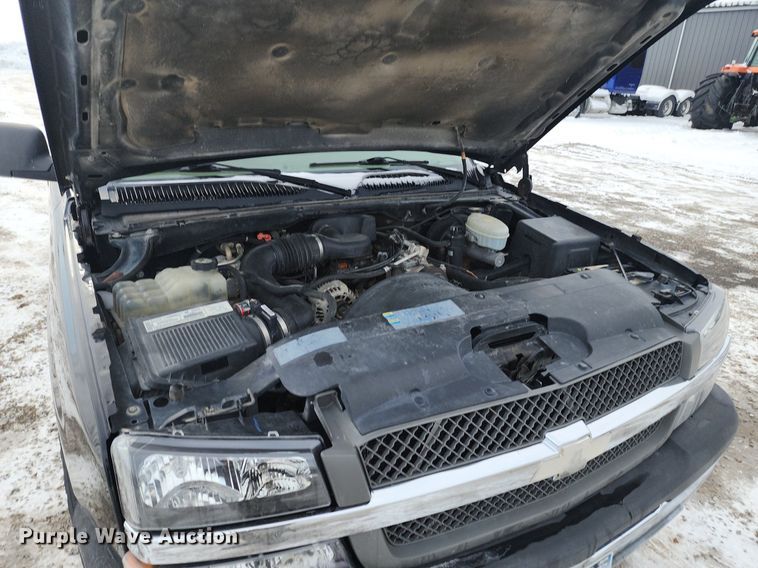 image for item LJ9473 2003 Chevrolet Silverado 1500 pickup truck