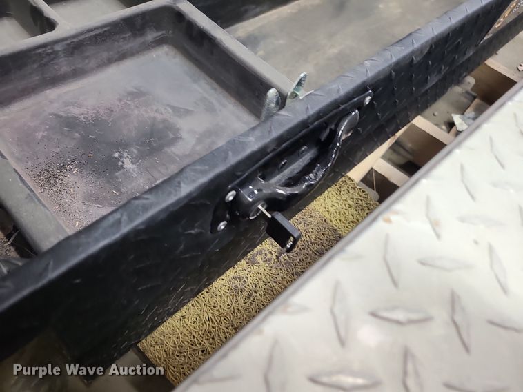 image for item LJ9482 (4) toolboxes