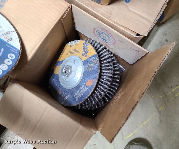 image for item LJ9484 Welding tools and supplies