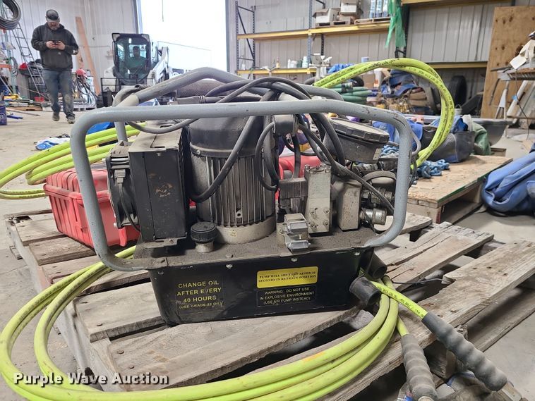 image for item LJ9495 (2) Hytorc hydraulic torque wrenches