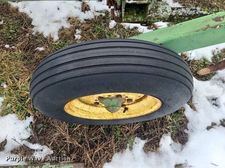 image for item LJ9500 John Deere chisel