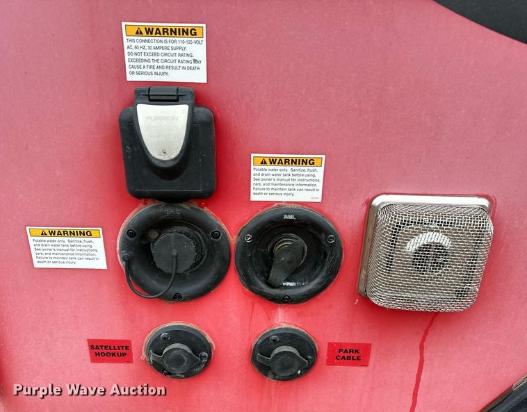 image for item LK9744 2017 Winnebago  1706FB camper