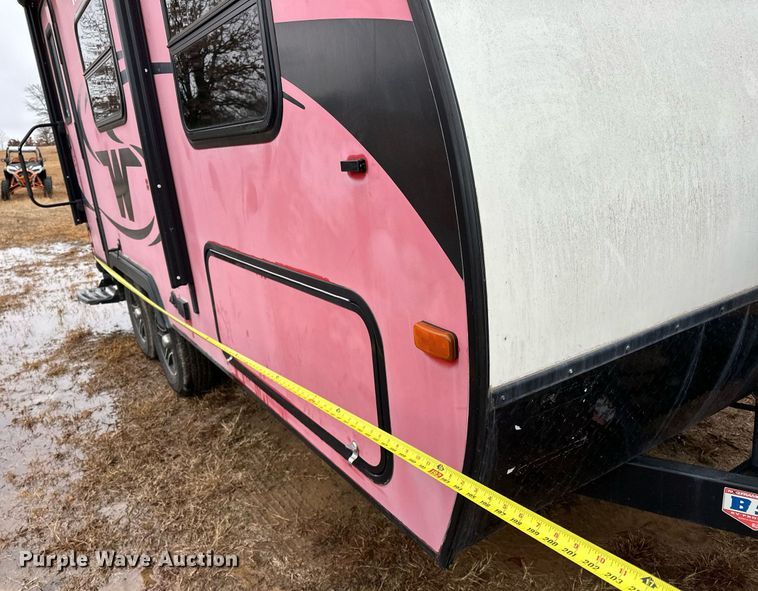 image for item LK9744 2017 Winnebago  1706FB camper