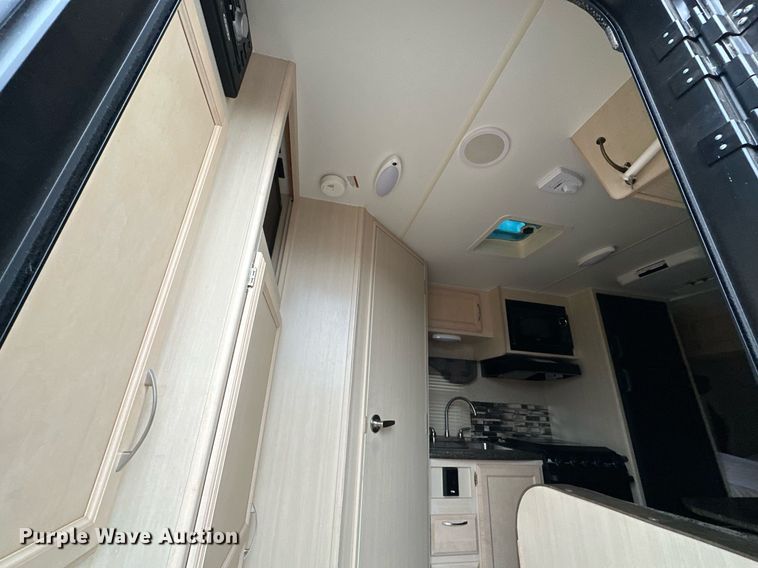 image for item LK9744 2017 Winnebago  1706FB camper