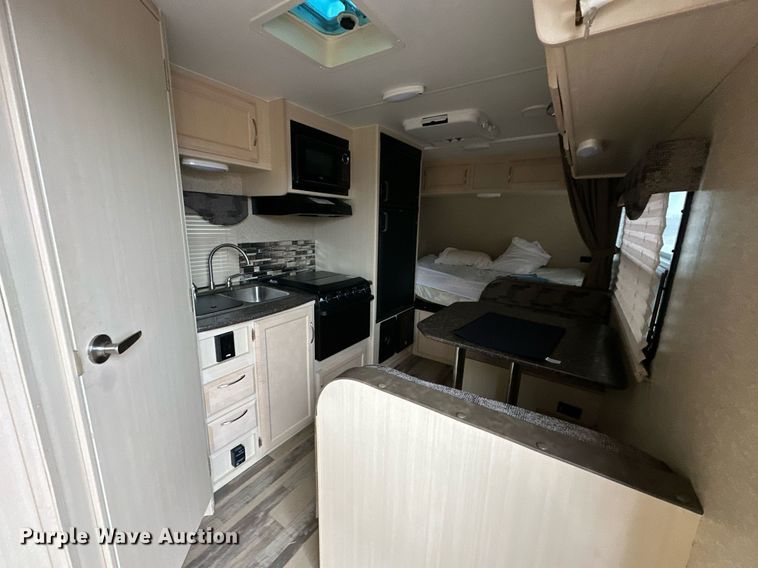 image for item LK9744 2017 Winnebago  1706FB camper