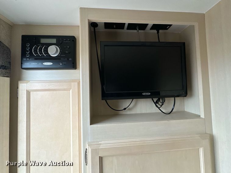 image for item LK9744 2017 Winnebago  1706FB camper