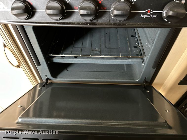 image for item LK9744 2017 Winnebago  1706FB camper