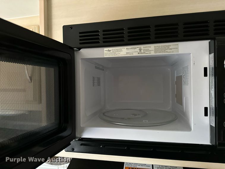 image for item LK9744 2017 Winnebago  1706FB camper