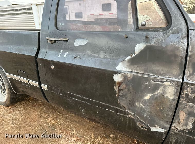 image for item LK9749 1986 GMC  C1500 pickup truck