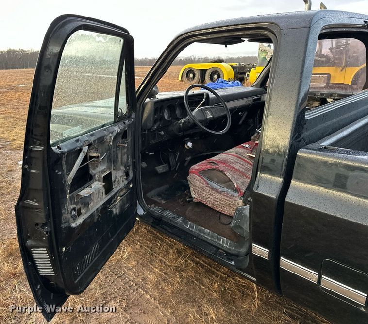 image for item LK9749 1986 GMC  C1500 pickup truck