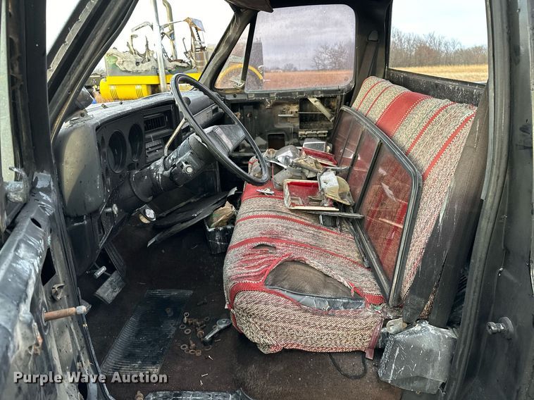 image for item LK9749 1986 GMC  C1500 pickup truck