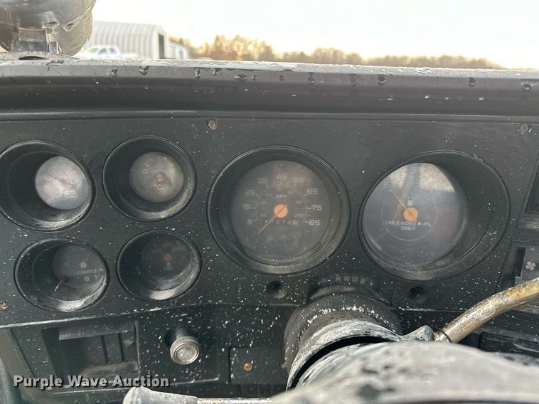 image for item LK9749 1986 GMC  C1500 pickup truck