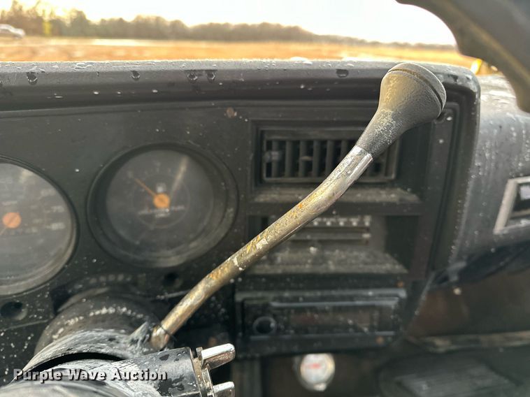 image for item LK9749 1986 GMC  C1500 pickup truck