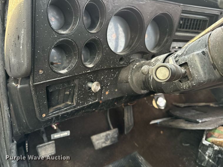 image for item LK9749 1986 GMC  C1500 pickup truck