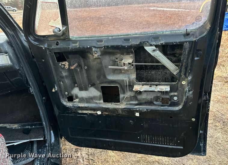 image for item LK9749 1986 GMC  C1500 pickup truck