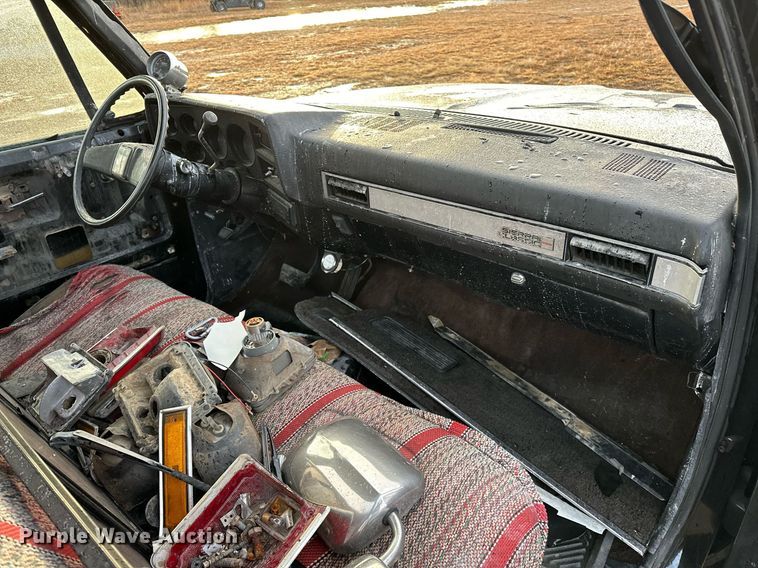 image for item LK9749 1986 GMC  C1500 pickup truck