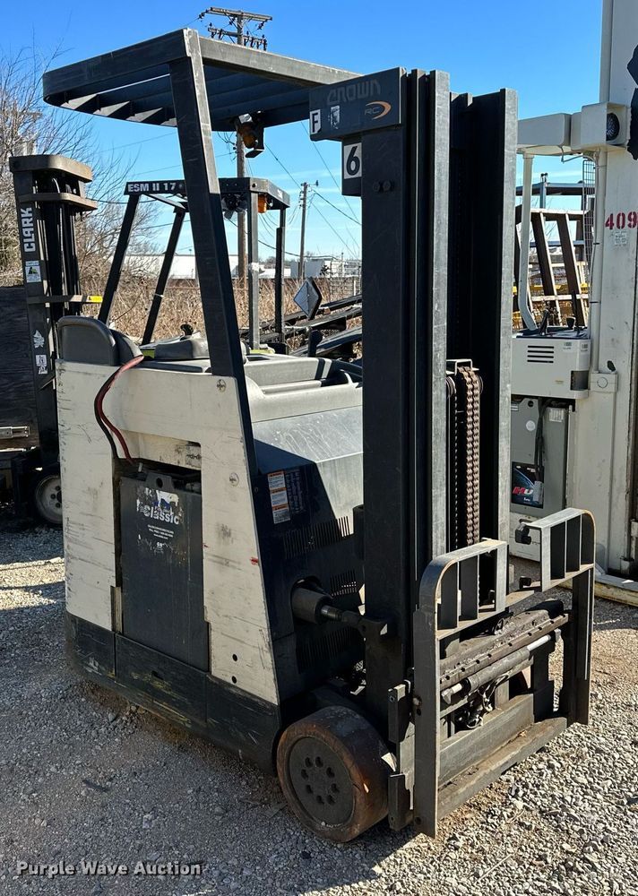 image for item LK9753 Crown RC3020-30 order picker