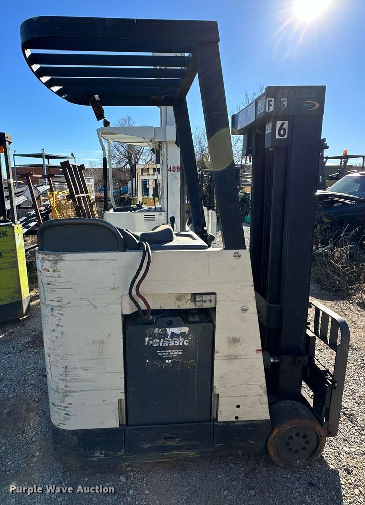 image for item LK9753 Crown RC3020-30 order picker