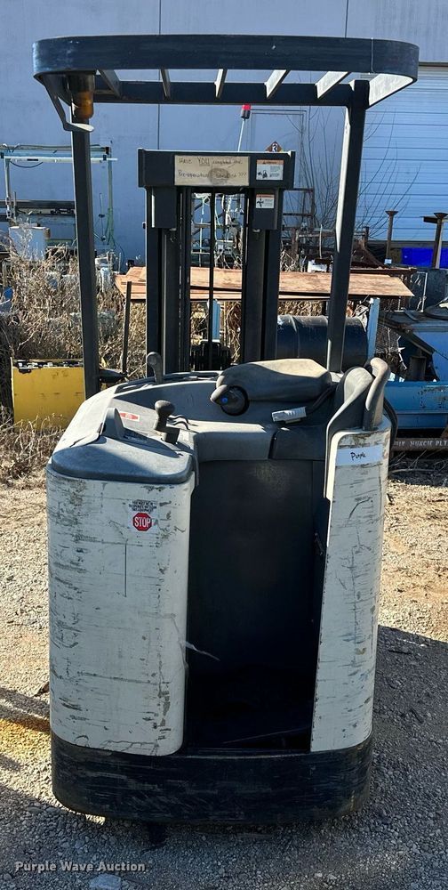 image for item LK9753 Crown RC3020-30 order picker