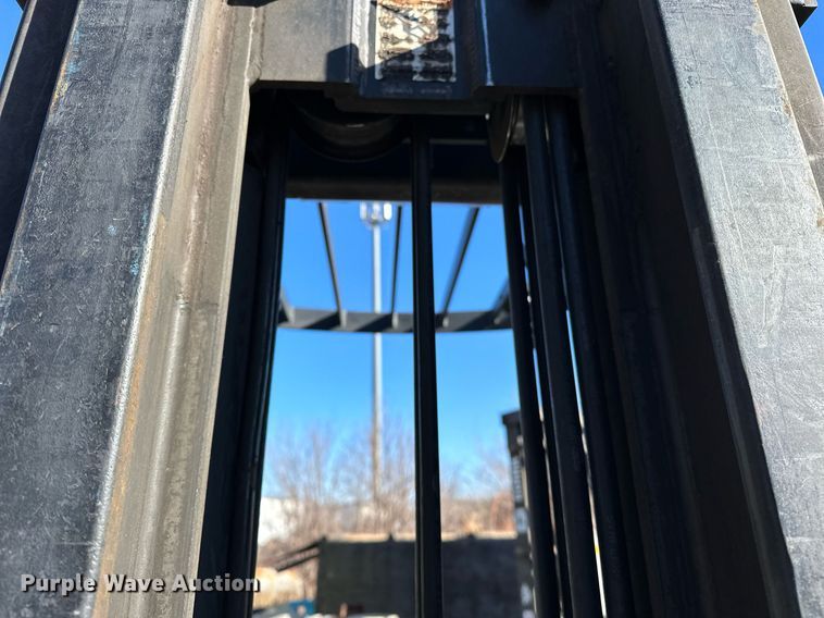 image for item LK9753 Crown RC3020-30 order picker