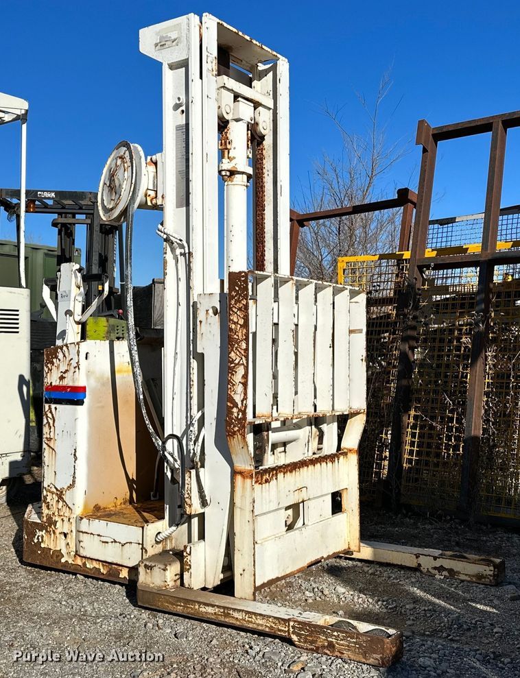 image for item LK9755 Prime-Mover SR30 order picker