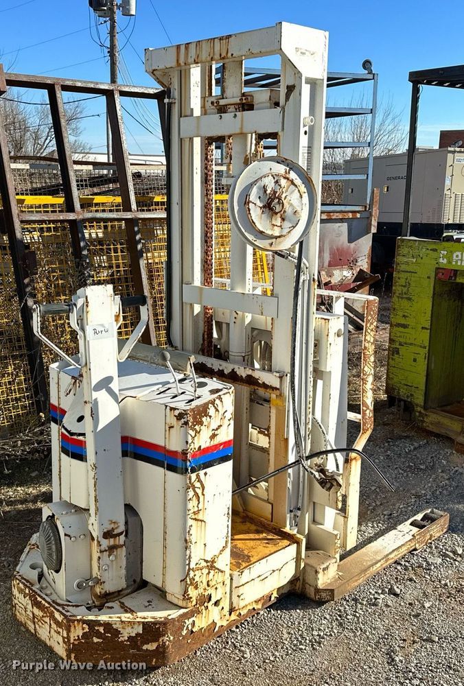 image for item LK9755 Prime-Mover SR30 order picker