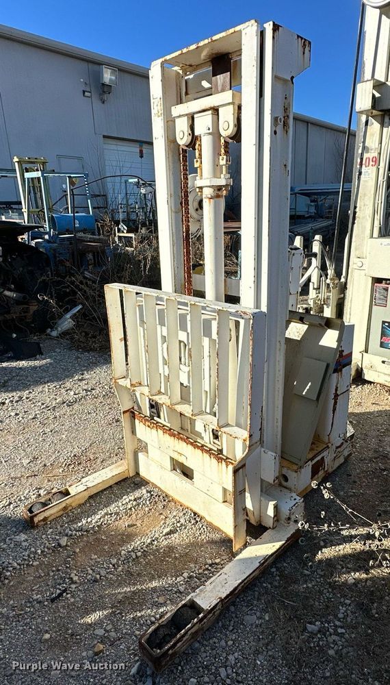 image for item LK9755 Prime-Mover SR30 order picker