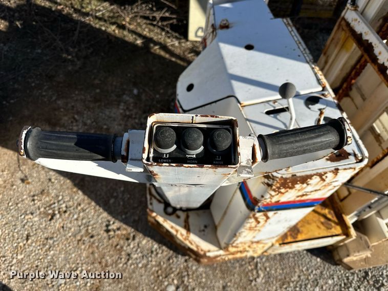 image for item LK9755 Prime-Mover SR30 order picker