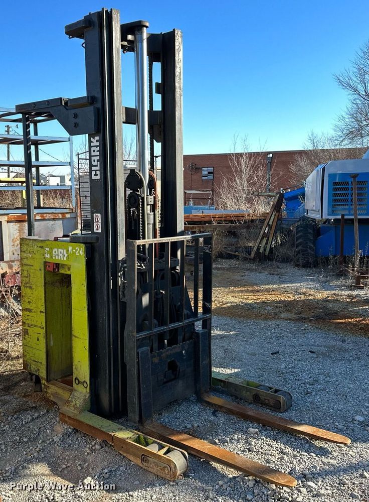 image for item LK9756 Clark NP 300-40 order picker