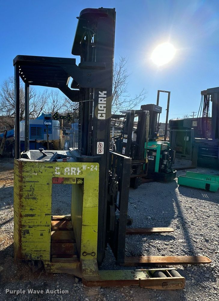 image for item LK9756 Clark NP 300-40 order picker