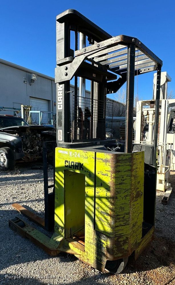 image for item LK9756 Clark NP 300-40 order picker