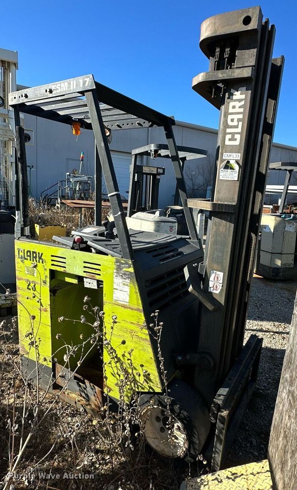 image for item LK9757 Clark ESMII-17 order picker