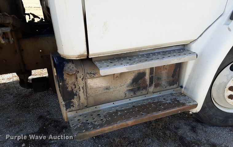 image for item LY9037 1999 Freightliner FL70 crane truck