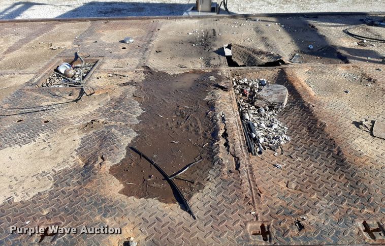 image for item LY9037 1999 Freightliner FL70 crane truck