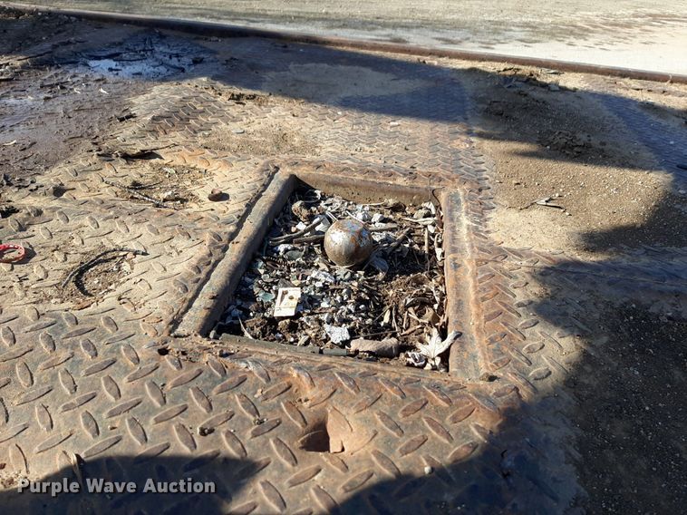 image for item LY9037 1999 Freightliner FL70 crane truck