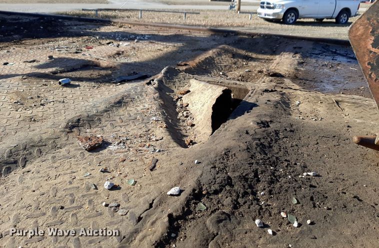 image for item LY9037 1999 Freightliner FL70 crane truck