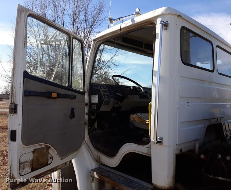 image for item LY9037 1999 Freightliner FL70 crane truck