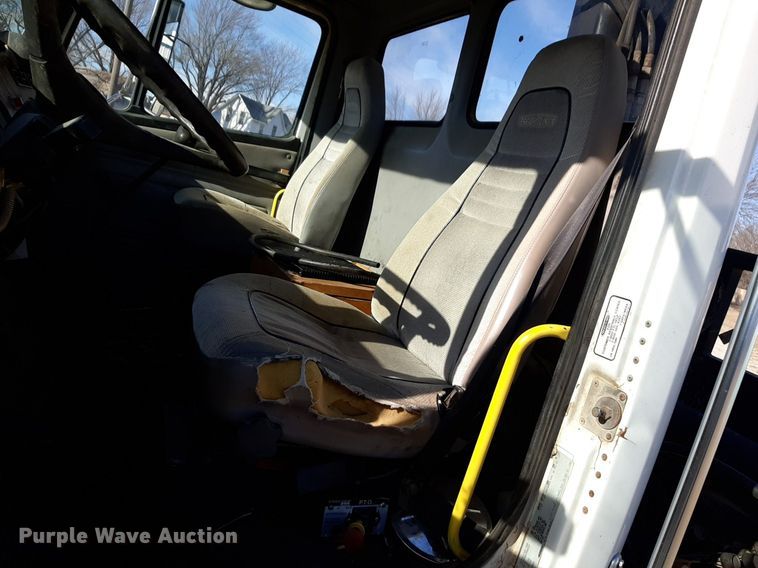 image for item LY9037 1999 Freightliner FL70 crane truck