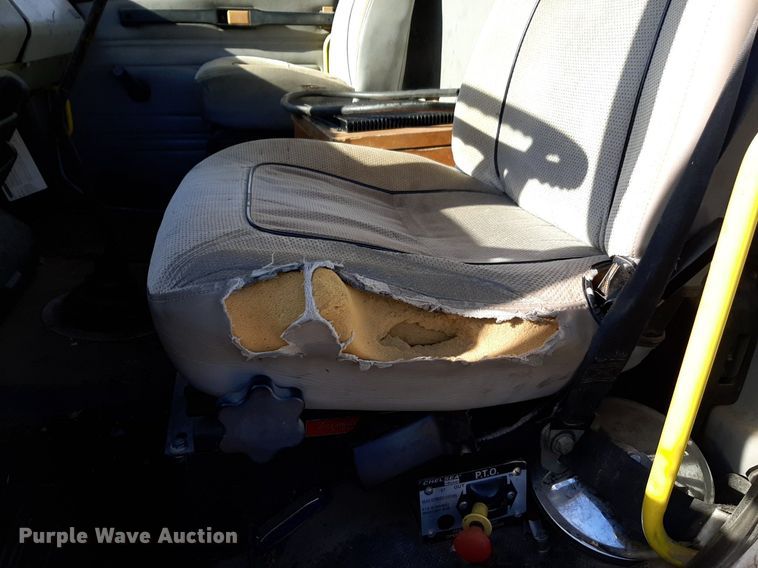 image for item LY9037 1999 Freightliner FL70 crane truck