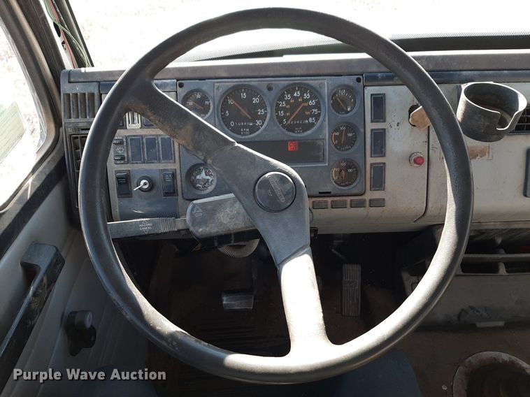 image for item LY9037 1999 Freightliner FL70 crane truck