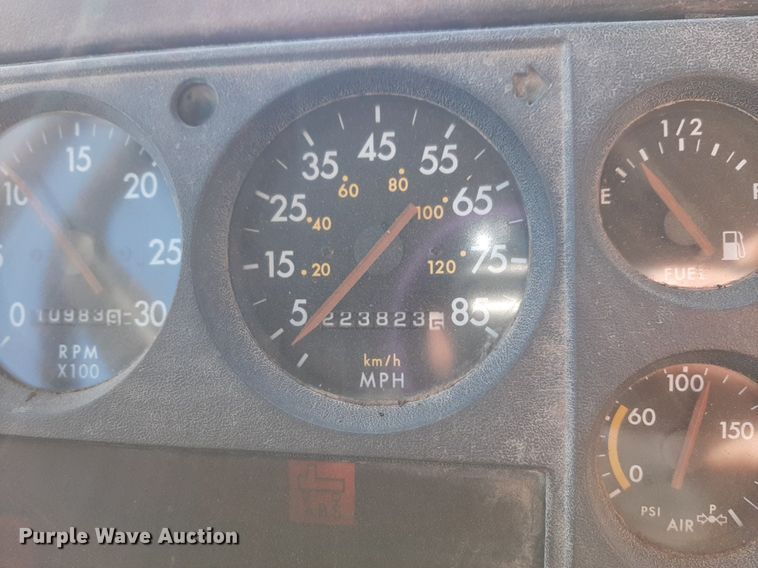 image for item LY9037 1999 Freightliner FL70 crane truck