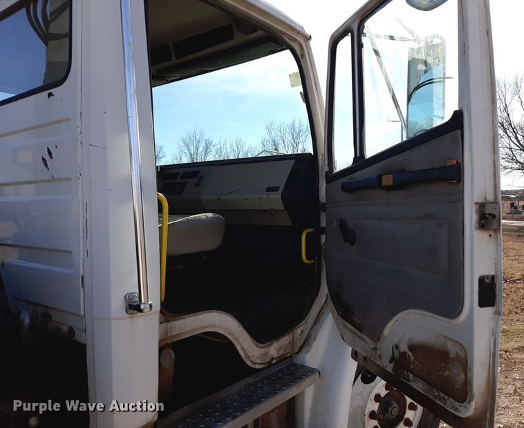 image for item LY9037 1999 Freightliner FL70 crane truck