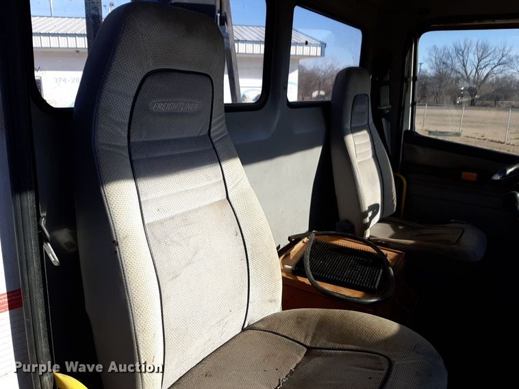 image for item LY9037 1999 Freightliner FL70 crane truck