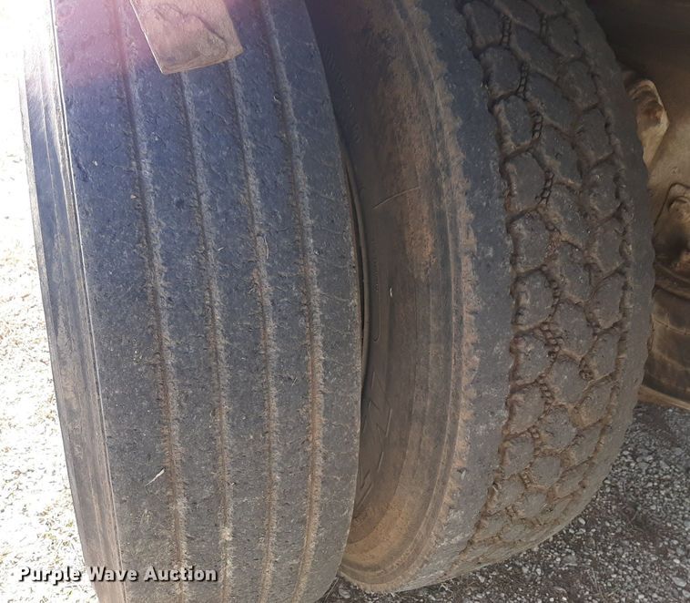 image for item LY9037 1999 Freightliner FL70 crane truck