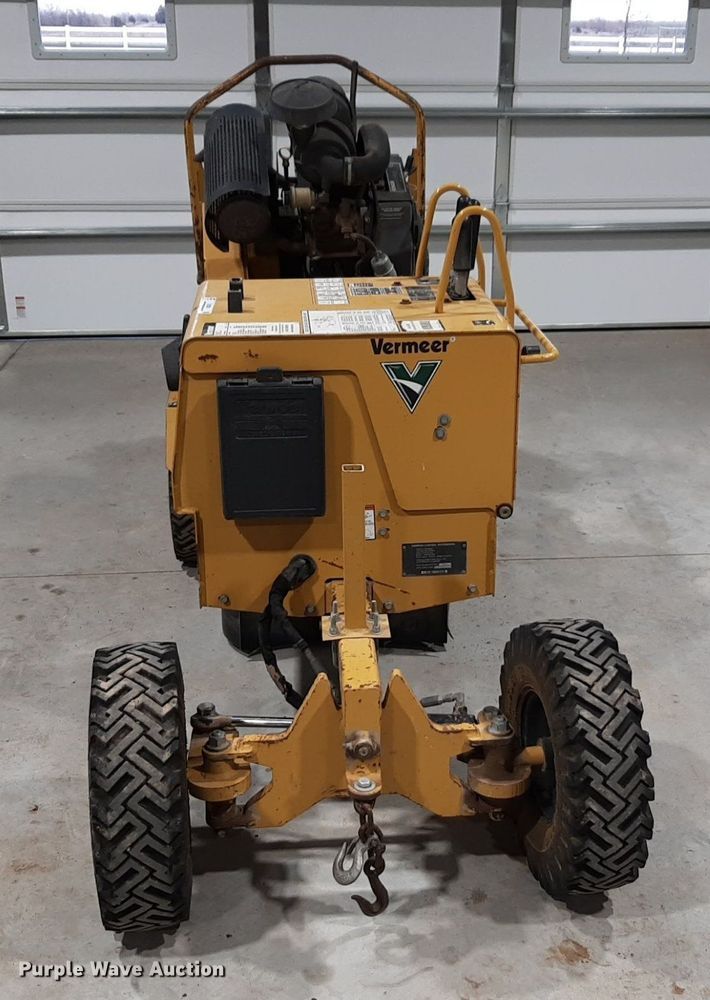image for item LY9039 2013 Vermeer SC252 stump grinder