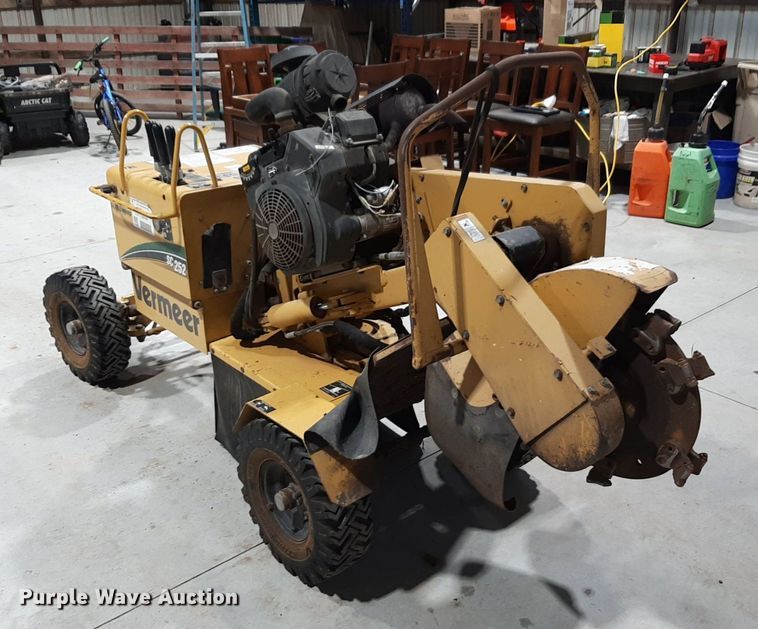 image for item LY9039 2013 Vermeer SC252 stump grinder