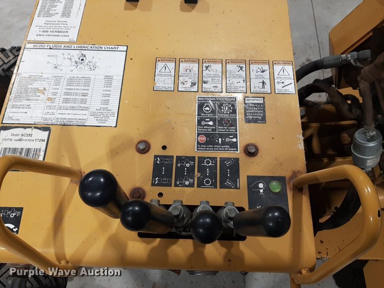 image for item LY9039 2013 Vermeer SC252 stump grinder