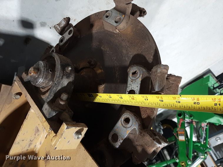 image for item LY9039 2013 Vermeer SC252 stump grinder